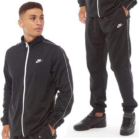 nike trainingsanzug schwarz herren|Schwarze Nike Trainingsanzüge für Herren.